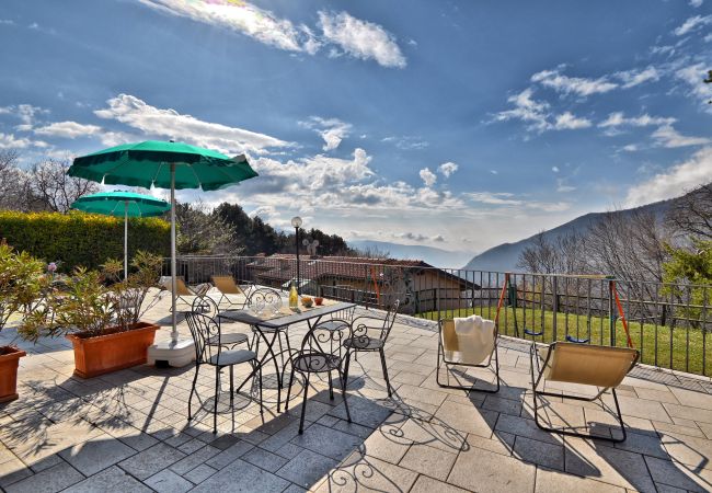 Appartamento a Tignale - Appartamento 17 by Theater Home - immerso nella natura e con piscina Appartamento a Tignale - Appartamento 17 by Theater Home - immerso nella natura e con piscina