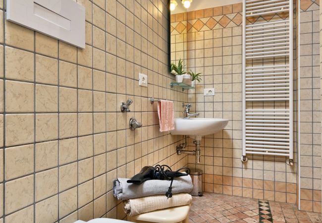 Appartamento a Tignale - Appartamento 18 by Theater Home - immerso nella natura e con piscina Appartamento a Tignale - Appartamento 18 by Theater Home - immerso nella natura e con piscina