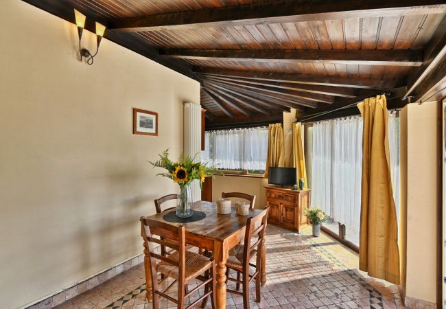 Appartamento a Tignale - Appartamento 18 by Theater Home - immerso nella natura e con piscina Appartamento a Tignale - Appartamento 18 by Theater Home - immerso nella natura e con piscina