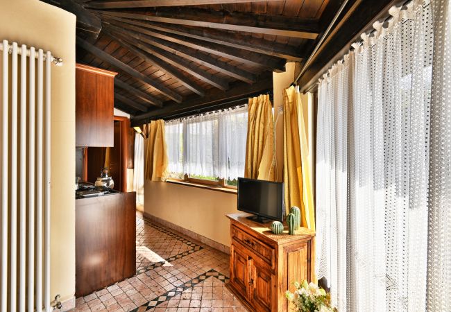 Appartamento a Tignale - Appartamento 18 by Theater Home - immerso nella natura e con piscina Appartamento a Tignale - Appartamento 18 by Theater Home - immerso nella natura e con piscina