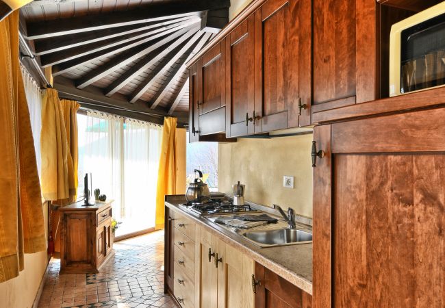 Appartamento a Tignale - Appartamento 18 by Theater Home - immerso nella natura e con piscina Appartamento a Tignale - Appartamento 18 by Theater Home - immerso nella natura e con piscina