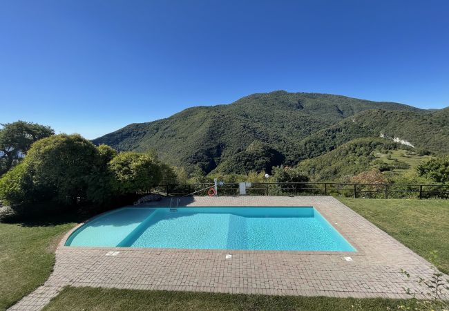Appartamento a Tignale - Appartamento 18 by Theater Home - immerso nella natura e con piscina Appartamento a Tignale - Appartamento 18 by Theater Home - immerso nella natura e con piscina