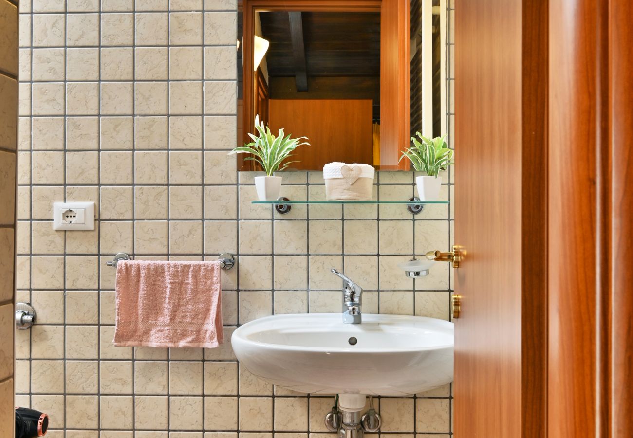 Appartamento a Tignale - Appartamento 18 by Theater Home - immerso nella natura e con piscina Appartamento a Tignale - Appartamento 18 by Theater Home - immerso nella natura e con piscina