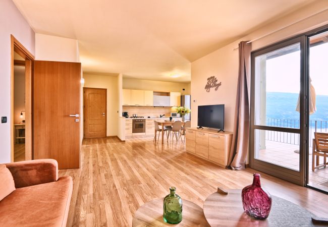 Appartamento a Tignale - La Terrazza sul Lago by Theater Home - con stupenda vista lago Appartamento a Tignale - La Terrazza sul Lago by Theater Home - con stupenda vista lago
