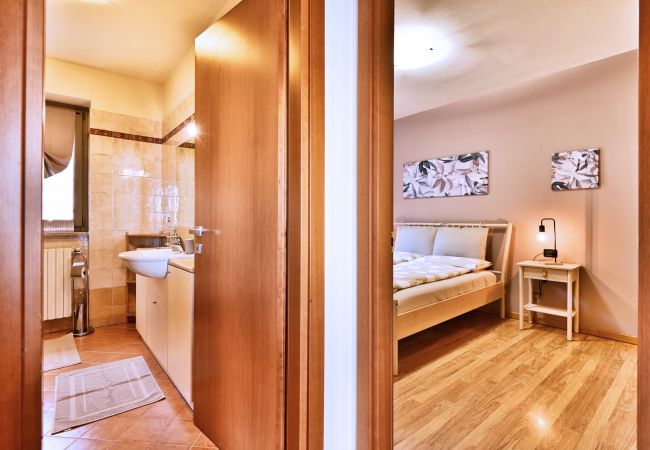 Appartamento a Tignale - La Terrazza sul Lago by Theater Home - con stupenda vista lago Appartamento a Tignale - La Terrazza sul Lago by Theater Home - con stupenda vista lago