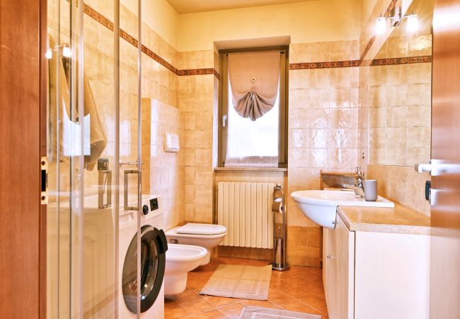 Appartamento a Tignale - La Terrazza sul Lago by Theater Home - con stupenda vista lago Appartamento a Tignale - La Terrazza sul Lago by Theater Home - con stupenda vista lago