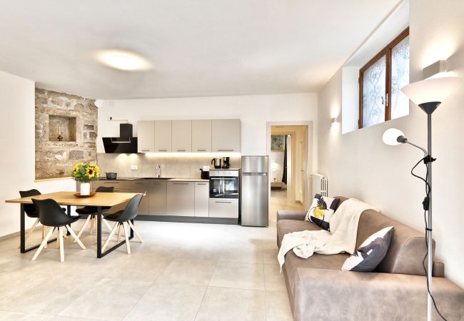 Appartamento a Tignale - Appartamento Andrì by Theater Home - recentemente ristrutturato e dotato di ogni comfort Appartamento a Tignale - Appartamento Andrì by Theater Home - recentemente ristrutturato e dotato di ogni comfort