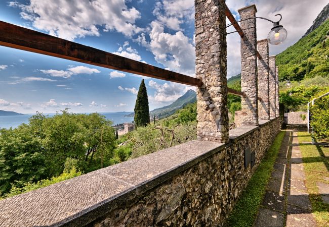 Appartamento a Gargnano - L'Antica Limonaia by Theater Home - con vista lago fantastica e piscina privata Appartamento a Gargnano - L'Antica Limonaia by Theater Home - con vista lago fantastica e piscina privata