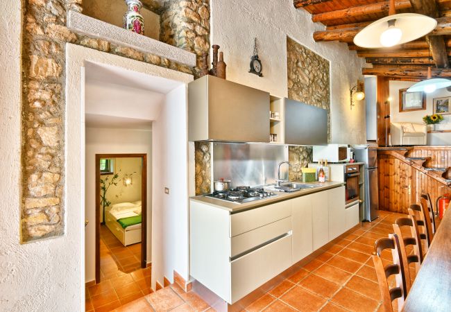 Appartamento a Gargnano - L'Antica Limonaia by Theater Home - con vista lago fantastica e piscina privata Appartamento a Gargnano - L'Antica Limonaia by Theater Home - con vista lago fantastica e piscina privata