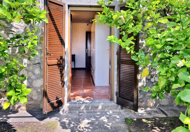 Appartamento a Gargnano - L'Antica Limonaia by Theater Home - con vista lago fantastica e piscina privata Appartamento a Gargnano - L'Antica Limonaia by Theater Home - con vista lago fantastica e piscina privata