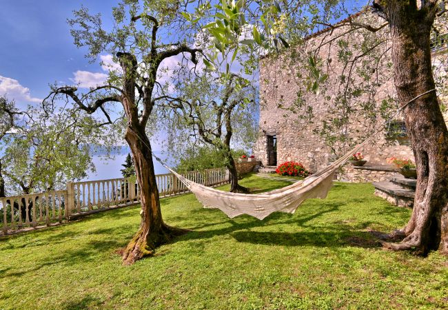 Appartamento a Gargnano - L'Antica Limonaia by Theater Home - con vista lago fantastica e piscina privata Appartamento a Gargnano - L'Antica Limonaia by Theater Home - con vista lago fantastica e piscina privata