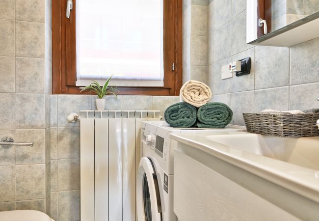 Appartamento a Toscolano-Maderno - Appartamento Serena by Theater Home - con piscina e garage Appartamento a Toscolano-Maderno - Appartamento Serena by Theater Home - con piscina e garage