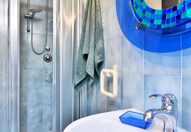 Appartamento a Toscolano-Maderno - Nido nel Cielo by Theater Home, direttamente a lago Appartamento a Toscolano-Maderno - Nido nel Cielo by Theater Home, direttamente a lago