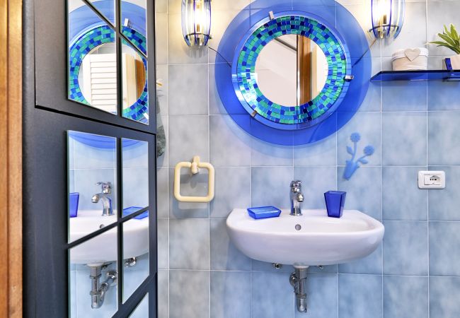 Appartamento a Toscolano-Maderno - Nido nel Cielo by Theater Home, direttamente a lago Appartamento a Toscolano-Maderno - Nido nel Cielo by Theater Home, direttamente a lago