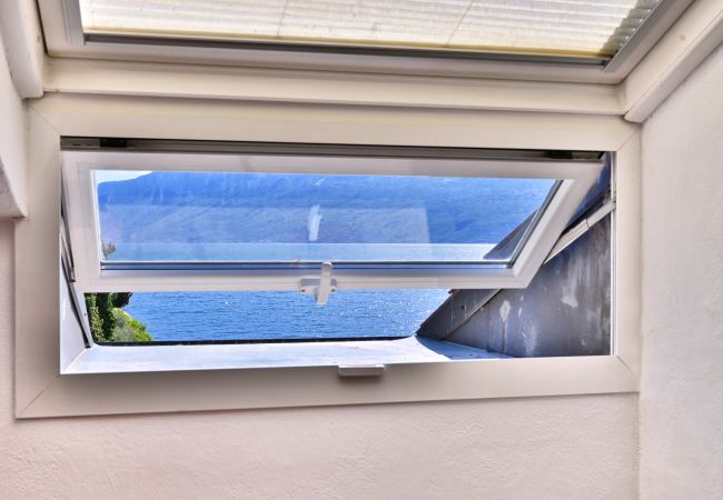 Appartamento a Toscolano-Maderno - Nido nel Cielo by Theater Home, direttamente a lago Appartamento a Toscolano-Maderno - Nido nel Cielo by Theater Home, direttamente a lago