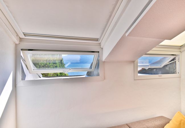 Appartamento a Toscolano-Maderno - Nido nel Cielo by Theater Home, direttamente a lago Appartamento a Toscolano-Maderno - Nido nel Cielo by Theater Home, direttamente a lago