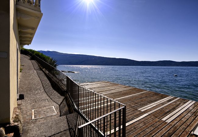 Appartamento a Toscolano-Maderno - Nido nel Cielo by Theater Home, direttamente a lago Appartamento a Toscolano-Maderno - Nido nel Cielo by Theater Home, direttamente a lago