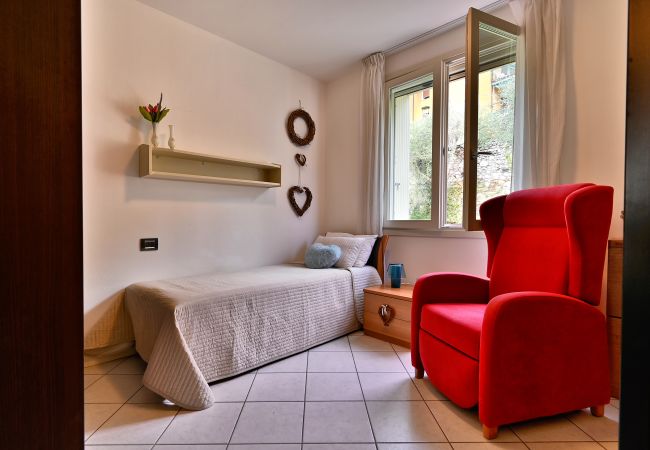 Appartamento a Toscolano-Maderno - Casa mia by Theater Home - con giardino e piscina Appartamento a Toscolano-Maderno - Casa mia by Theater Home - con giardino e piscina