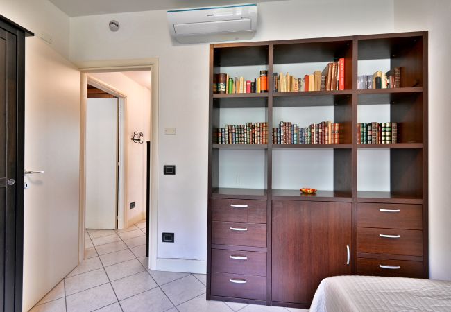 Appartamento a Toscolano-Maderno - Casa mia by Theater Home - con giardino e piscina Appartamento a Toscolano-Maderno - Casa mia by Theater Home - con giardino e piscina