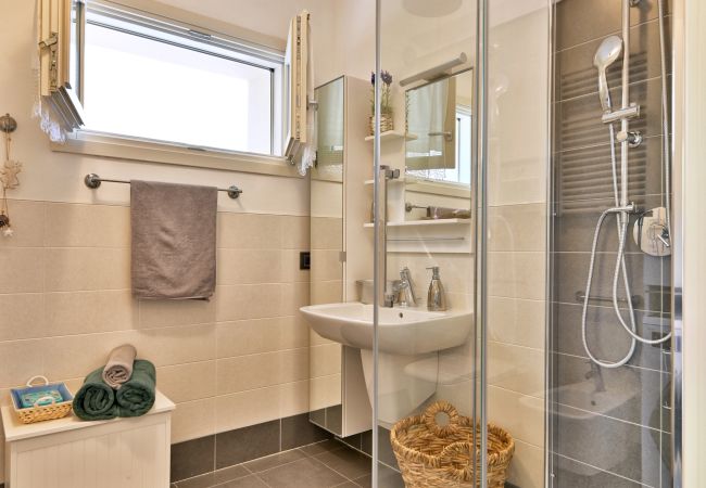 Appartamento a Toscolano-Maderno - Casa mia by Theater Home - con giardino e piscina Appartamento a Toscolano-Maderno - Casa mia by Theater Home - con giardino e piscina