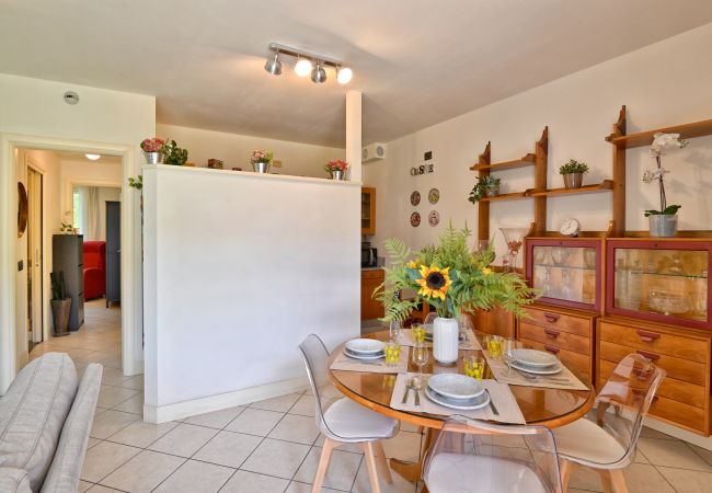 Appartamento a Toscolano-Maderno - Casa mia by Theater Home - con giardino e piscina Appartamento a Toscolano-Maderno - Casa mia by Theater Home - con giardino e piscina