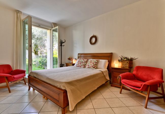 Appartamento a Toscolano-Maderno - Casa mia by Theater Home - con giardino e piscina Appartamento a Toscolano-Maderno - Casa mia by Theater Home - con giardino e piscina