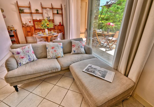 Appartamento a Toscolano-Maderno - Casa mia by Theater Home - con giardino e piscina Appartamento a Toscolano-Maderno - Casa mia by Theater Home - con giardino e piscina