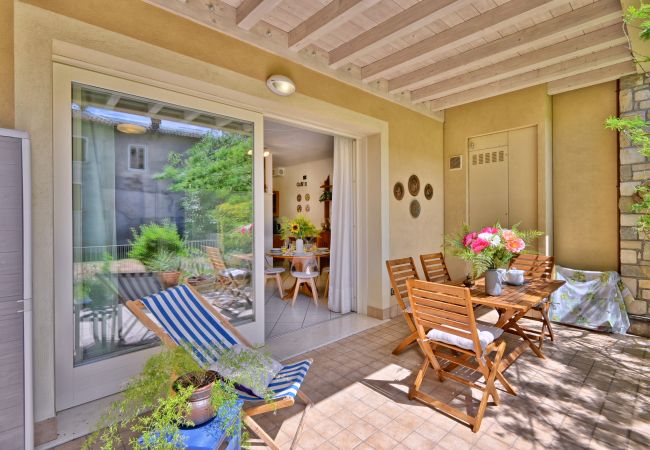 Appartamento a Toscolano-Maderno - Casa mia by Theater Home - con giardino e piscina Appartamento a Toscolano-Maderno - Casa mia by Theater Home - con giardino e piscina