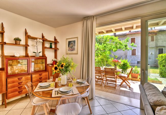 Appartamento a Toscolano-Maderno - Casa mia by Theater Home - con giardino e piscina Appartamento a Toscolano-Maderno - Casa mia by Theater Home - con giardino e piscina