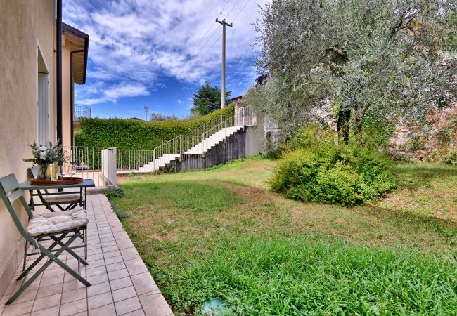 Appartamento a Toscolano-Maderno - Casa mia by Theater Home - con giardino e piscina Appartamento a Toscolano-Maderno - Casa mia by Theater Home - con giardino e piscina