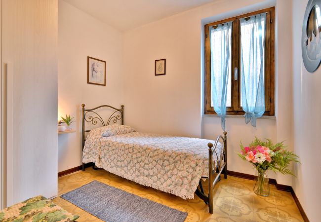 Appartamento a Tignale - Casa Bouganville by Theater Home - nel cuore del centro storico di Olzano Appartamento a Tignale - Casa Bouganville by Theater Home - nel cuore del centro storico di Olzano