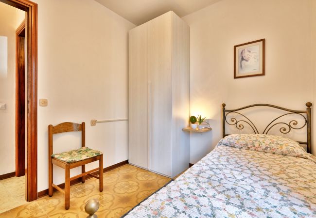Appartamento a Tignale - Casa Bouganville by Theater Home - nel cuore del centro storico di Olzano Appartamento a Tignale - Casa Bouganville by Theater Home - nel cuore del centro storico di Olzano