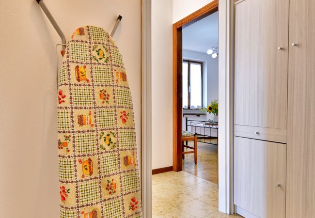 Appartamento a Tignale - Casa Bouganville by Theater Home - nel cuore del centro storico di Olzano Appartamento a Tignale - Casa Bouganville by Theater Home - nel cuore del centro storico di Olzano