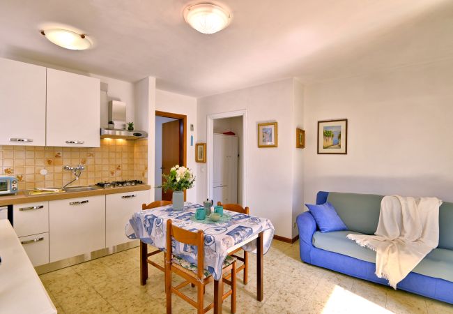 Appartamento a Tignale - Casa Bouganville by Theater Home - nel cuore del centro storico di Olzano Appartamento a Tignale - Casa Bouganville by Theater Home - nel cuore del centro storico di Olzano