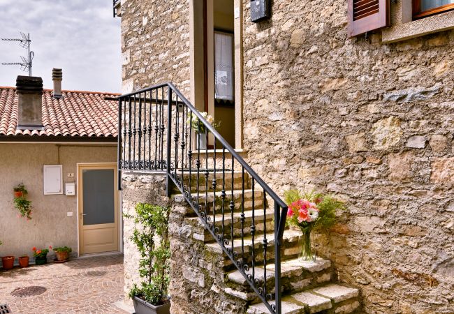 Appartamento a Tignale - Casa Bouganville by Theater Home - nel cuore del centro storico di Olzano Appartamento a Tignale - Casa Bouganville by Theater Home - nel cuore del centro storico di Olzano