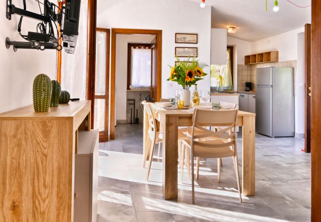 Appartamento a Tignale - Villino Giuliana by Theater Home - recentemente ristrutturato e con stupenda vista lago Appartamento a Tignale - Villino Giuliana by Theater Home - recentemente ristrutturato e con stupenda vista lago