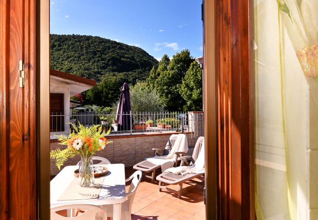 Appartamento a Tignale - Villino Giuliana by Theater Home - recentemente ristrutturato e con stupenda vista lago Appartamento a Tignale - Villino Giuliana by Theater Home - recentemente ristrutturato e con stupenda vista lago