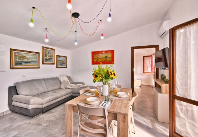 Appartamento a Tignale - Villino Giuliana by Theater Home - recentemente ristrutturato e con stupenda vista lago Appartamento a Tignale - Villino Giuliana by Theater Home - recentemente ristrutturato e con stupenda vista lago