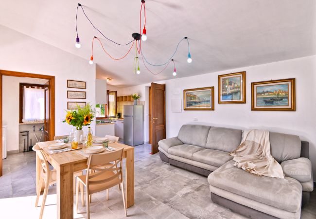 Appartamento a Tignale - Villino Giuliana by Theater Home - recentemente ristrutturato e con stupenda vista lago Appartamento a Tignale - Villino Giuliana by Theater Home - recentemente ristrutturato e con stupenda vista lago