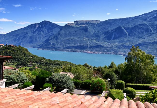 Appartamento a Tignale - Villino Giuliana by Theater Home - recentemente ristrutturato e con stupenda vista lago Appartamento a Tignale - Villino Giuliana by Theater Home - recentemente ristrutturato e con stupenda vista lago