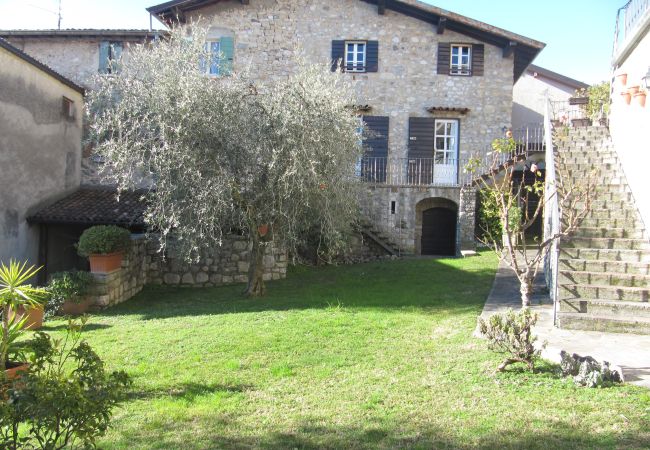 Appartamento a Toscolano-Maderno - L'Antica Dimora by Theater Home - con posto auto privato e giardino