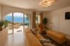 Appartamento a Tignale - Villa Ethera - Iris Lake Escape by Theater Home, con piscina e stupenda vista lago