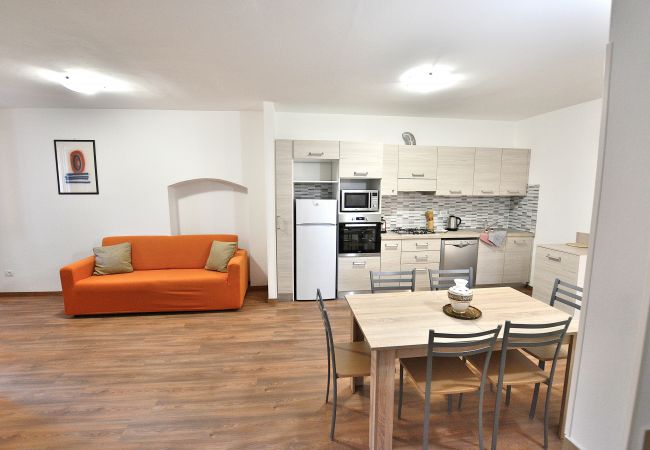 Ferienwohnung in Torri del Benaco - Apartment del Pescatore - 6 Schlafplätze in Torri Del Benaco nur wenige Schritte vom Hafen entfernt Ferienwohnung in Torri del Benaco - Apartment del Pescatore - 6 Schlafplätze in Torri Del Benaco nur wenige Schritte vom Hafen entfernt