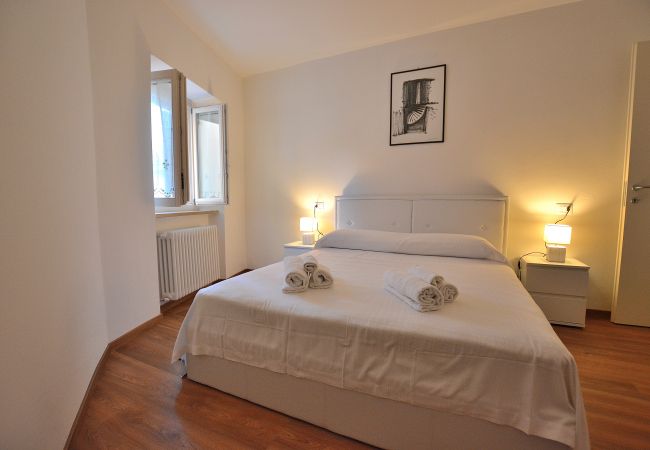Ferienwohnung in Torri del Benaco - Apartment del Pescatore - 6 Schlafplätze in Torri Del Benaco nur wenige Schritte vom Hafen entfernt Ferienwohnung in Torri del Benaco - Apartment del Pescatore - 6 Schlafplätze in Torri Del Benaco nur wenige Schritte vom Hafen entfernt