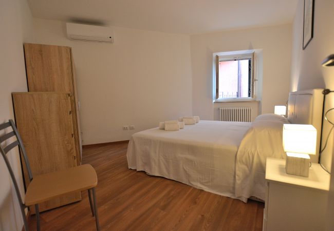 Ferienwohnung in Torri del Benaco - Apartment del Pescatore - 6 Schlafplätze in Torri Del Benaco nur wenige Schritte vom Hafen entfernt Ferienwohnung in Torri del Benaco - Apartment del Pescatore - 6 Schlafplätze in Torri Del Benaco nur wenige Schritte vom Hafen entfernt