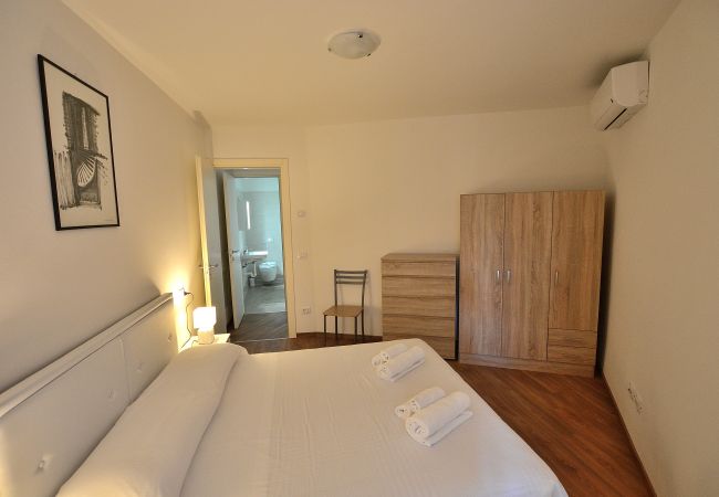 Ferienwohnung in Torri del Benaco - Apartment del Pescatore - 6 Schlafplätze in Torri Del Benaco nur wenige Schritte vom Hafen entfernt Ferienwohnung in Torri del Benaco - Apartment del Pescatore - 6 Schlafplätze in Torri Del Benaco nur wenige Schritte vom Hafen entfernt
