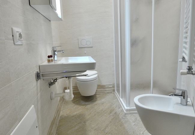 Ferienwohnung in Torri del Benaco - Apartment del Pescatore - 6 Schlafplätze in Torri Del Benaco nur wenige Schritte vom Hafen entfernt Ferienwohnung in Torri del Benaco - Apartment del Pescatore - 6 Schlafplätze in Torri Del Benaco nur wenige Schritte vom Hafen entfernt