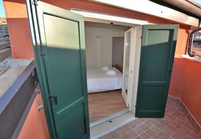 Ferienwohnung in Torri del Benaco - Apartment del Pescatore - 6 Schlafplätze in Torri Del Benaco nur wenige Schritte vom Hafen entfernt Ferienwohnung in Torri del Benaco - Apartment del Pescatore - 6 Schlafplätze in Torri Del Benaco nur wenige Schritte vom Hafen entfernt