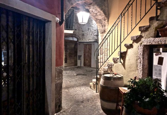 Ferienwohnung in Torri del Benaco - Apartment del Pescatore - 6 Schlafplätze in Torri Del Benaco nur wenige Schritte vom Hafen entfernt Ferienwohnung in Torri del Benaco - Apartment del Pescatore - 6 Schlafplätze in Torri Del Benaco nur wenige Schritte vom Hafen entfernt