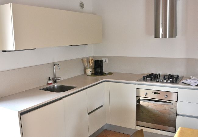 Ferienwohnung in Torri del Benaco - Residence alle Torri - 4 Platz-Bett in Wohnsitz mit Swimmingpool in Albisano di Torri del Benaco Ferienwohnung in Torri del Benaco - Residence alle Torri - 4 Platz-Bett in Wohnsitz mit Swimmingpool in Albisano di Torri del Benaco